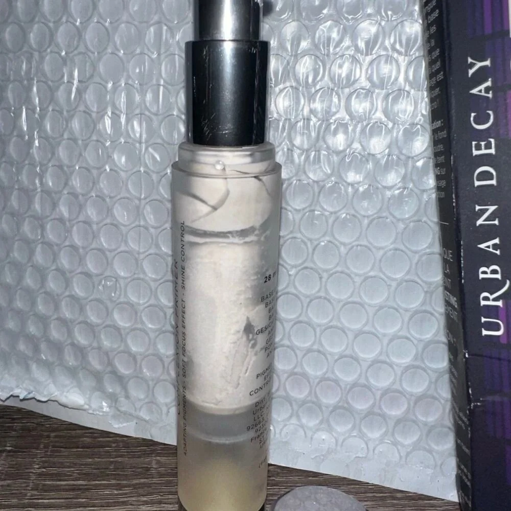 Urban Decay primer self‎ adjusting face
